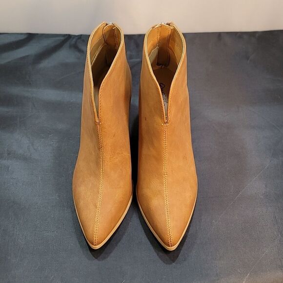 BRAND NEW QUPID POINTED TOE ANKLE BOOTIE - Picture 3 of 16